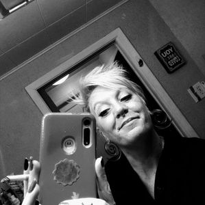 Meet your Posher, Monique